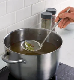 Fine-Mesh Skimming Ladle