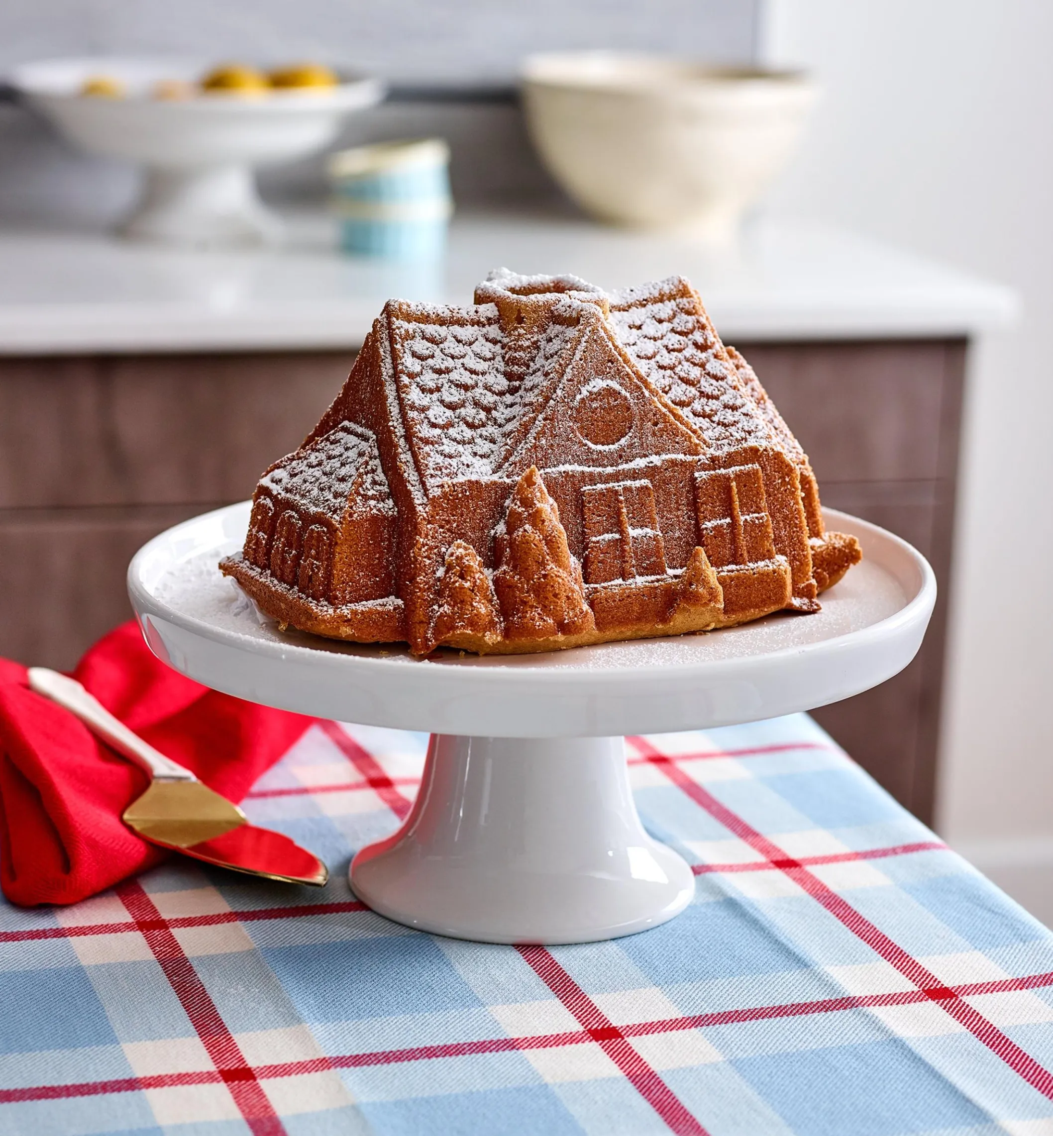Gingerbread House Bundt Pan