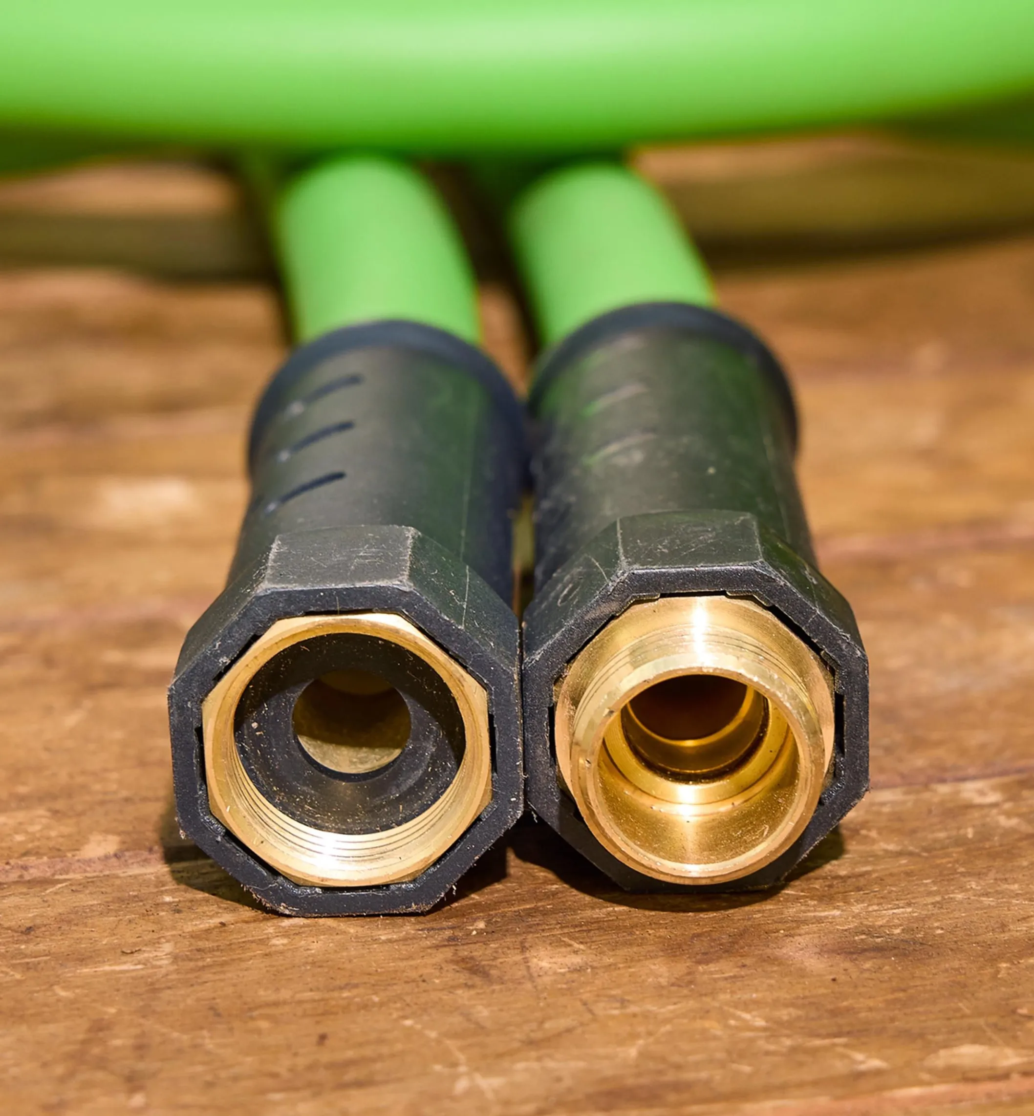 Lee Valley 3/4" Garden Hose With Swivel Collars