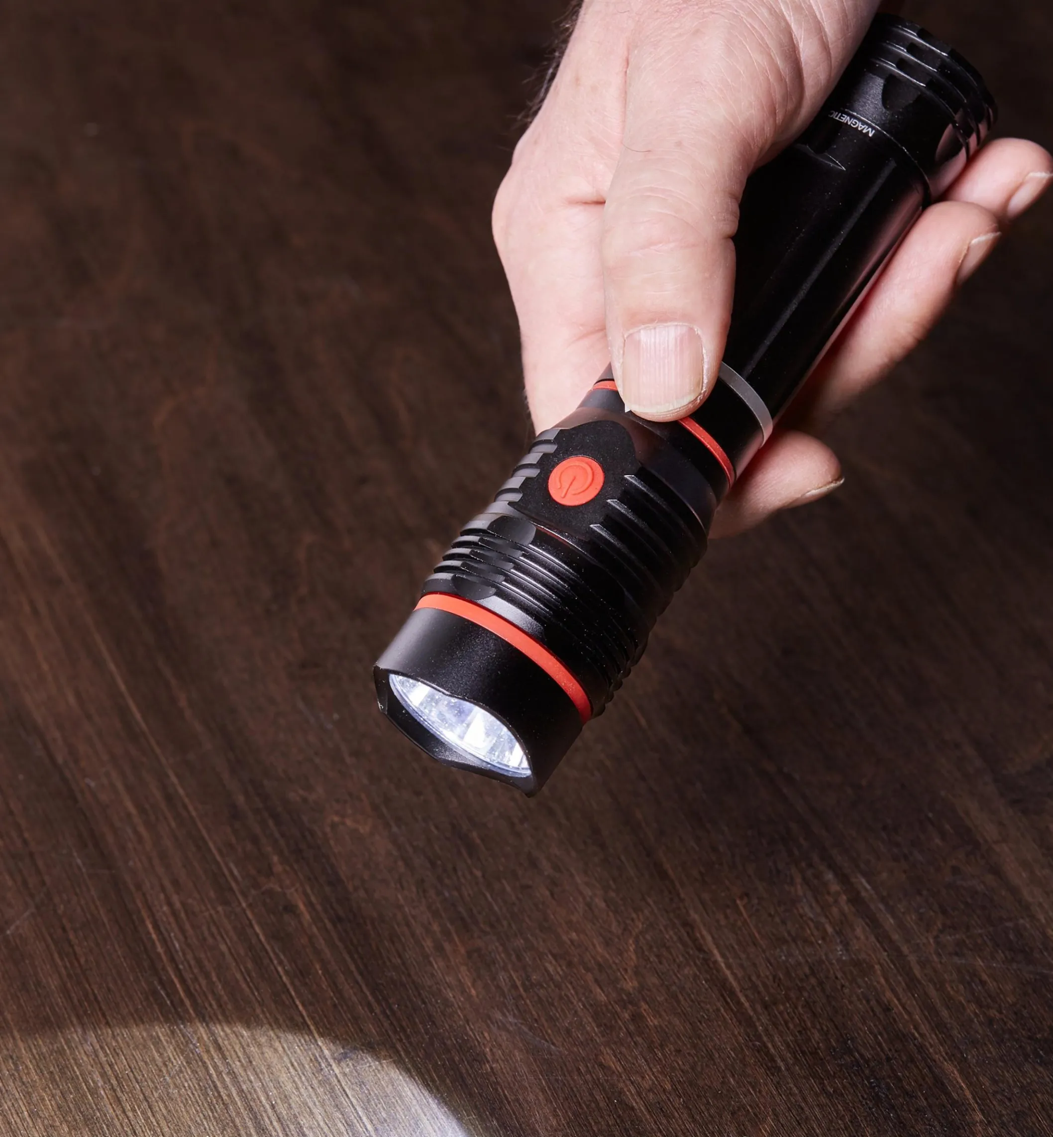 Magnet-Mount LED Task Light/Flashlight