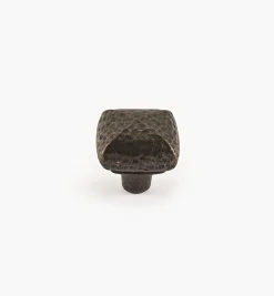 Mountain Lodge Pyramid Knob