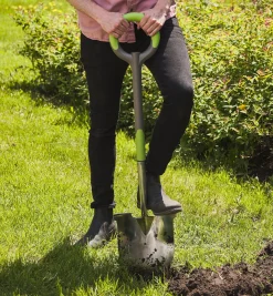 Radius Ergonomic Stainless-Steel Shovel