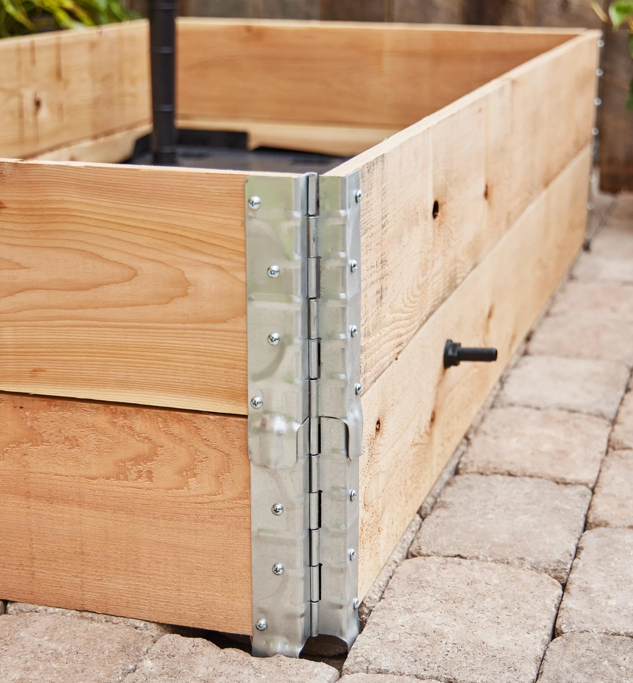Self-Watering Raised-Bed Hardware