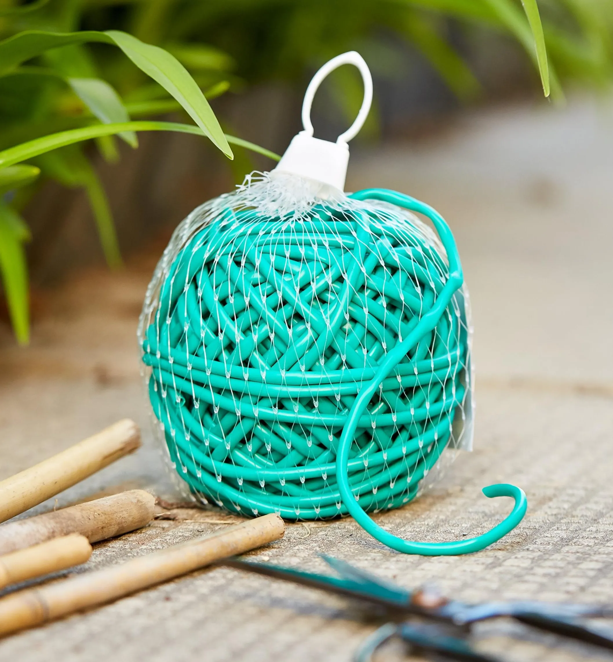 Soft-Stretch Plant Tie